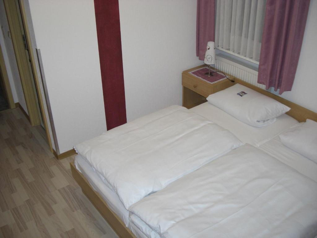 Gasthof Rhoenperle Kothen  Room photo